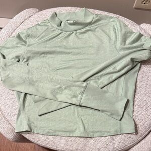 Old Navy cozecore athletic crop top